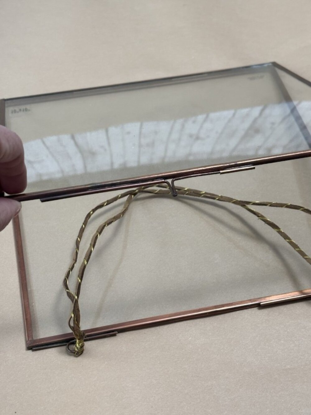Anthropologie Viteri Hanging Ribbon Frame Square 10x10 Brass Single Gallery Wall - Picture 5 of 6